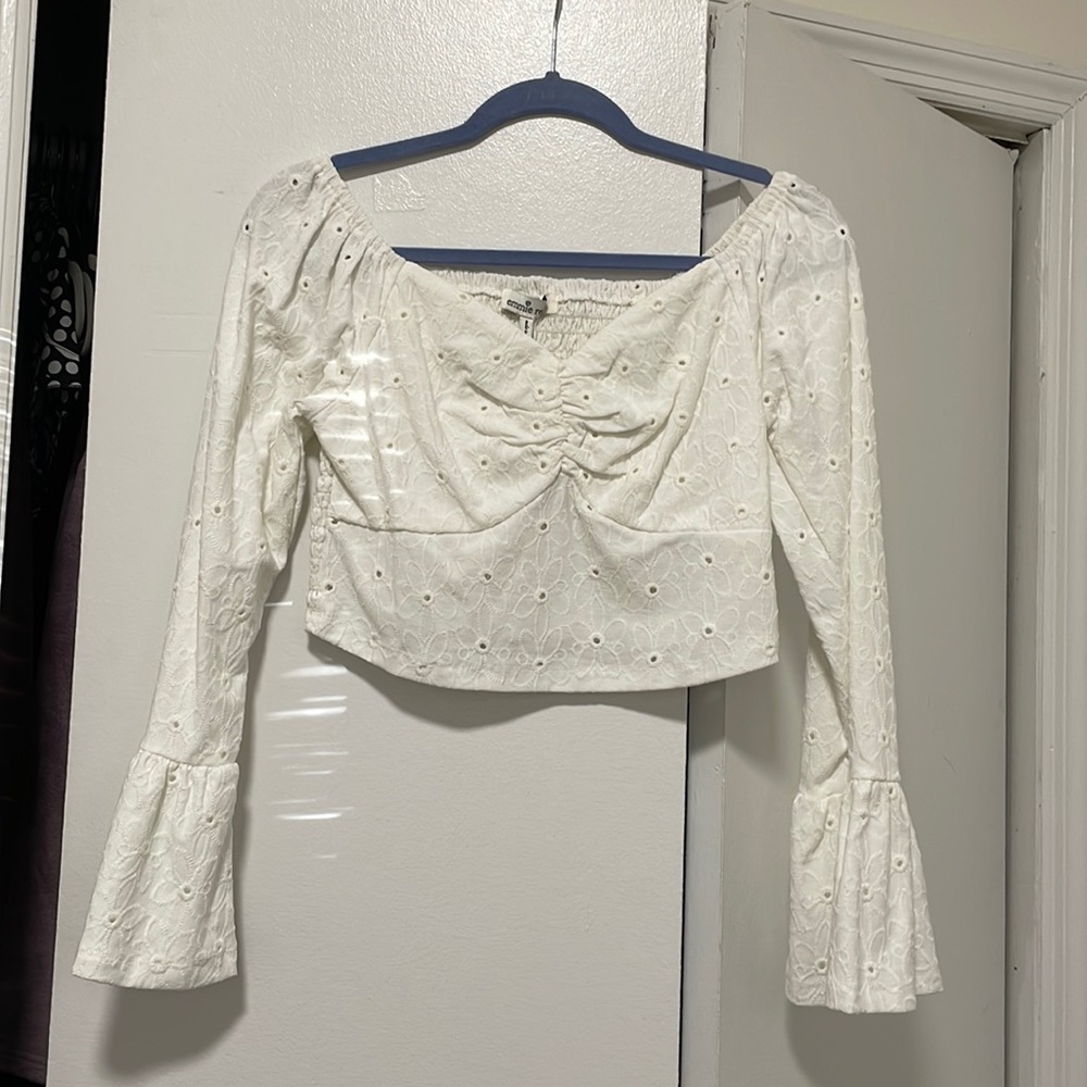 NWT Emmie Rose White Long Sleeve Eyelet Top Size Small